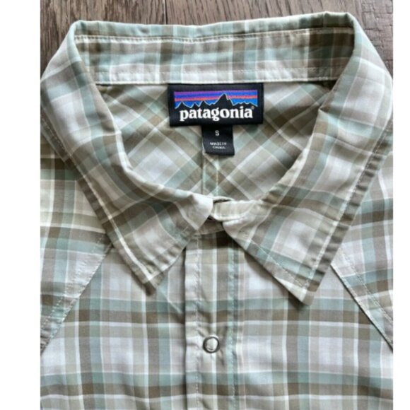 Patagonia Women's Plaid Snap Shirt Size S Green Beige Short Sleeve Outdoor Hike - Picture 2 of 7